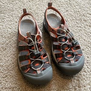 Keen Newport H2 sandals, size 11. Grey/pink. Excellent condition.